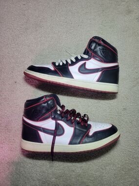 Nike Air Jordan 1 High OG Black White Red Bloodline